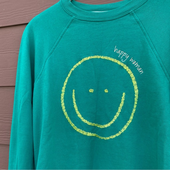 Peace Love World NWOTs Women’s Day Sweatshirt Color Green Clover Size XS - Picture 4 of 6